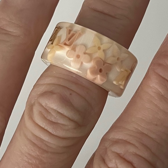 Louis Vuitton Ring - Picture 5 of 14